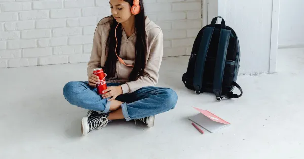 Genç Kız İçin Şık ve Ergonomik Sırt Çantası