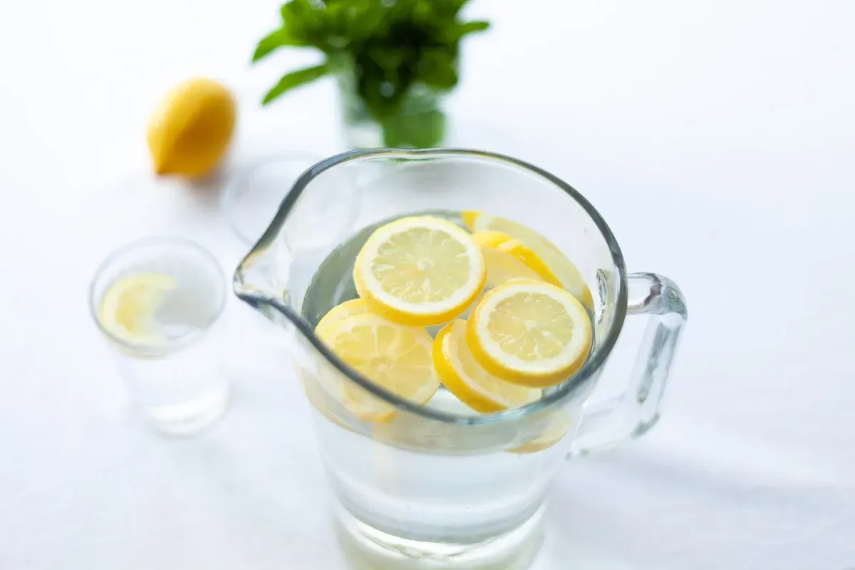 Kolajen Takviyelerinde C Vitamini ve Hyalüronik Asit Neden Bulunur