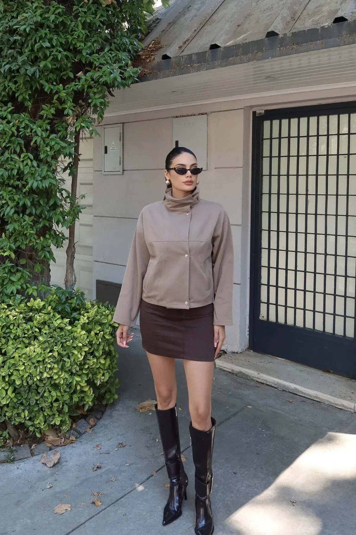 Gabardin Kumaş Dik Yaka Çıtçıtlı Ceket Bej