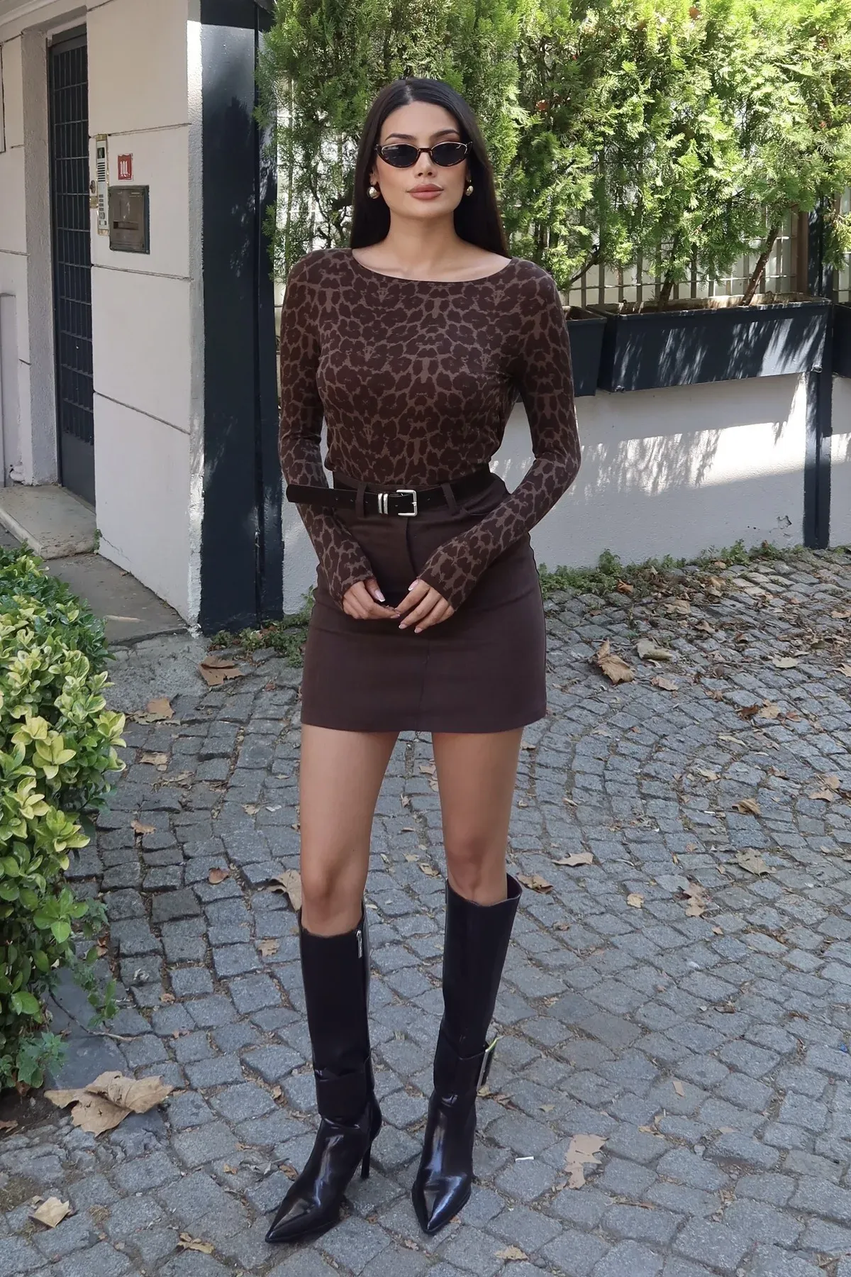 Leopar Kumaş Sırt Dekolteli Zincirli Bluz Leopar Leopar 1