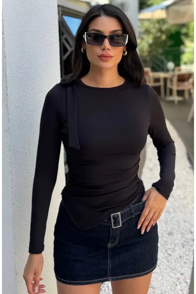 Omuz Bağlamalı Asimetrik Kesim Bluz — Siyah