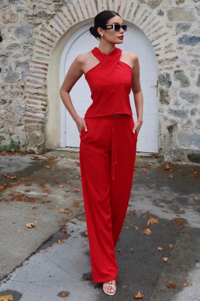 Linda Twill Kumaş Boyundan Geçmeli Takım — Kırmızı