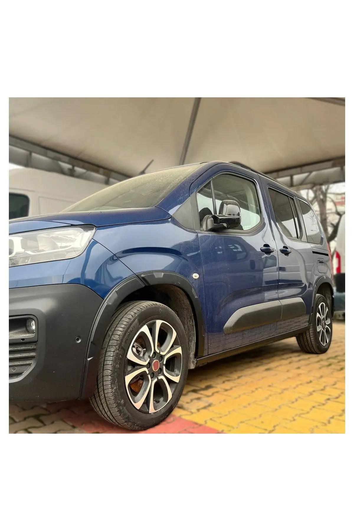 Fiat Doblo Rifter Combo Berlingo 2023 ve Sonrası Uyumlu Çamurluk Dodik Seti 8 Parça ABS Mat Siyah (1)