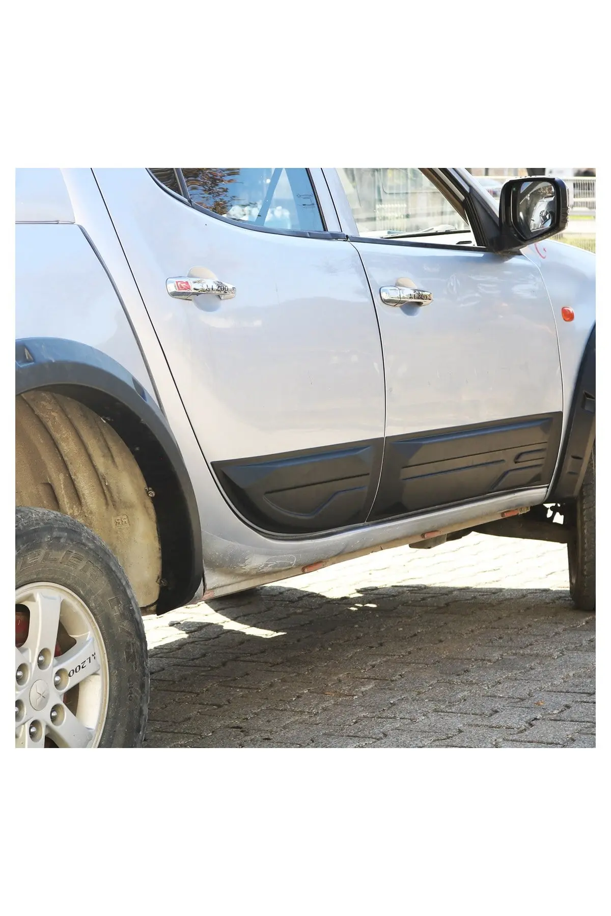 Mitsubishi L200 2007-2014 Uyumlu Kapı Dodik Seti 4 Parça ABS Mat Siyah (1)
