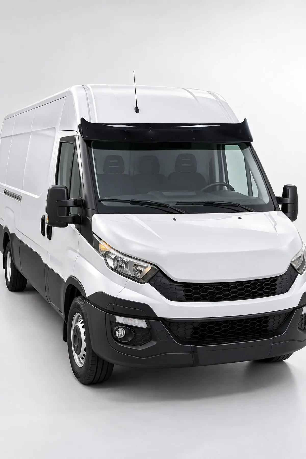 Iveco Daily 2014-2019 Uyumlu Ön Cam Dış Güneşlik (Sunvisor) ABS Siyah (1)