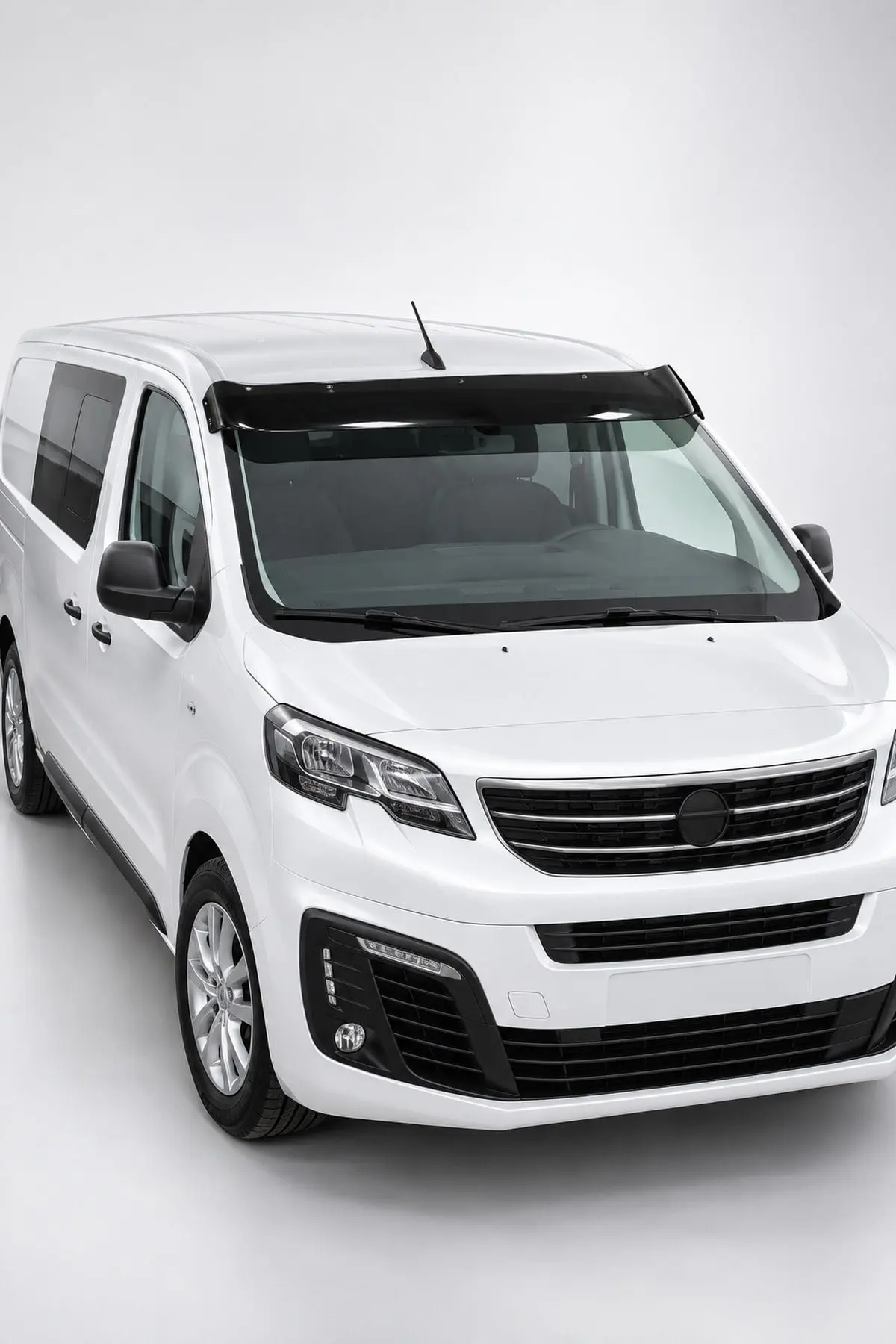 Peugeot Expert 2017 ve Sonrası Uyumlu Ön Cam Dış Güneşlik (Sunvisor) ABS Siyah (1)