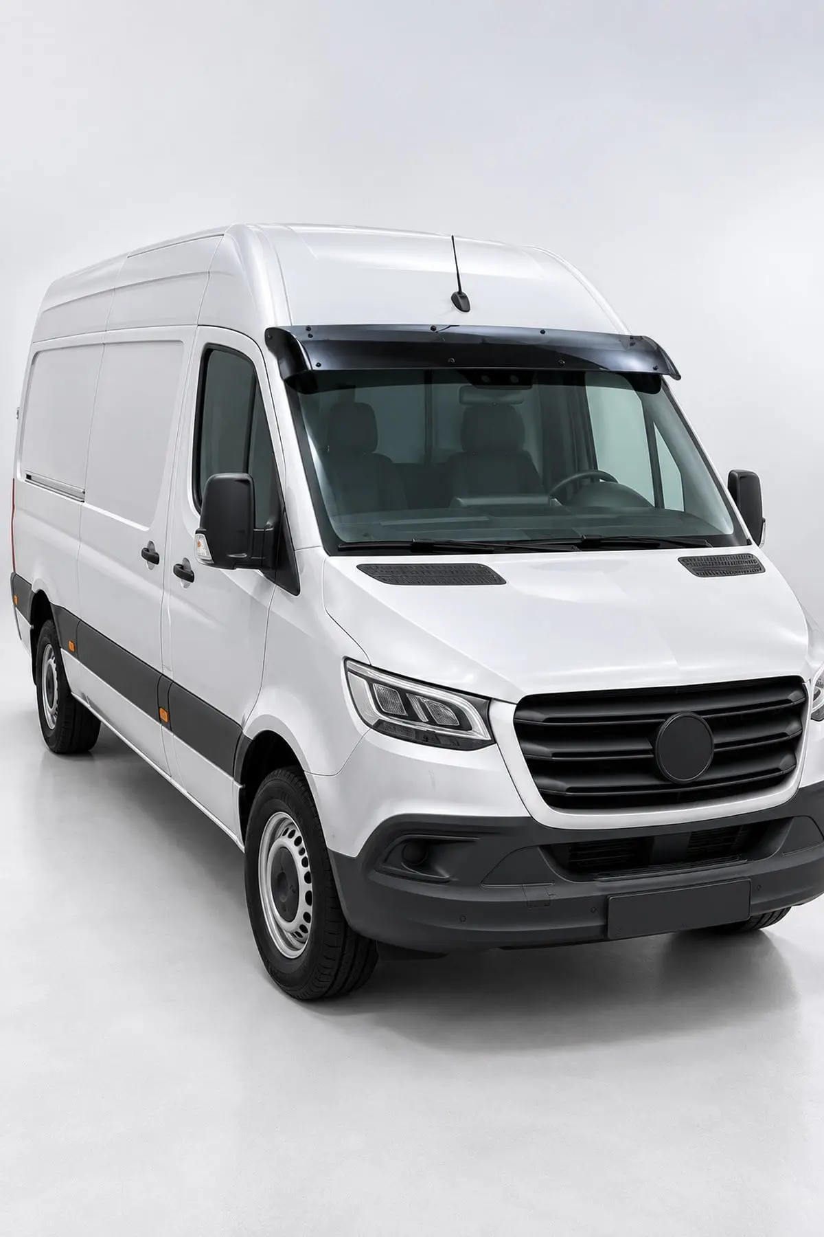 Mercedes-Benz Sprinter W907 2018 ve Sonrası Uyumlu Ön Cam Dış Güneşlik (Sunvisor) ABS Siyah (1)