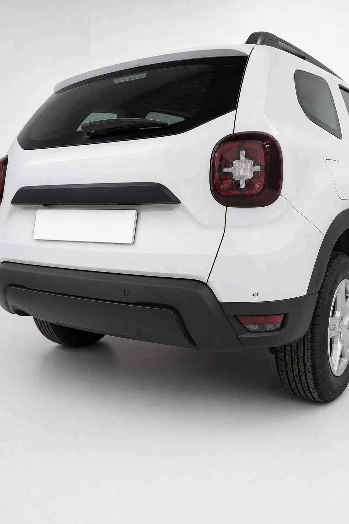Dacia Duster 2018-2024 Uyumlu Arka Plakalık 1 Parça ABS Mat Siyah (1)