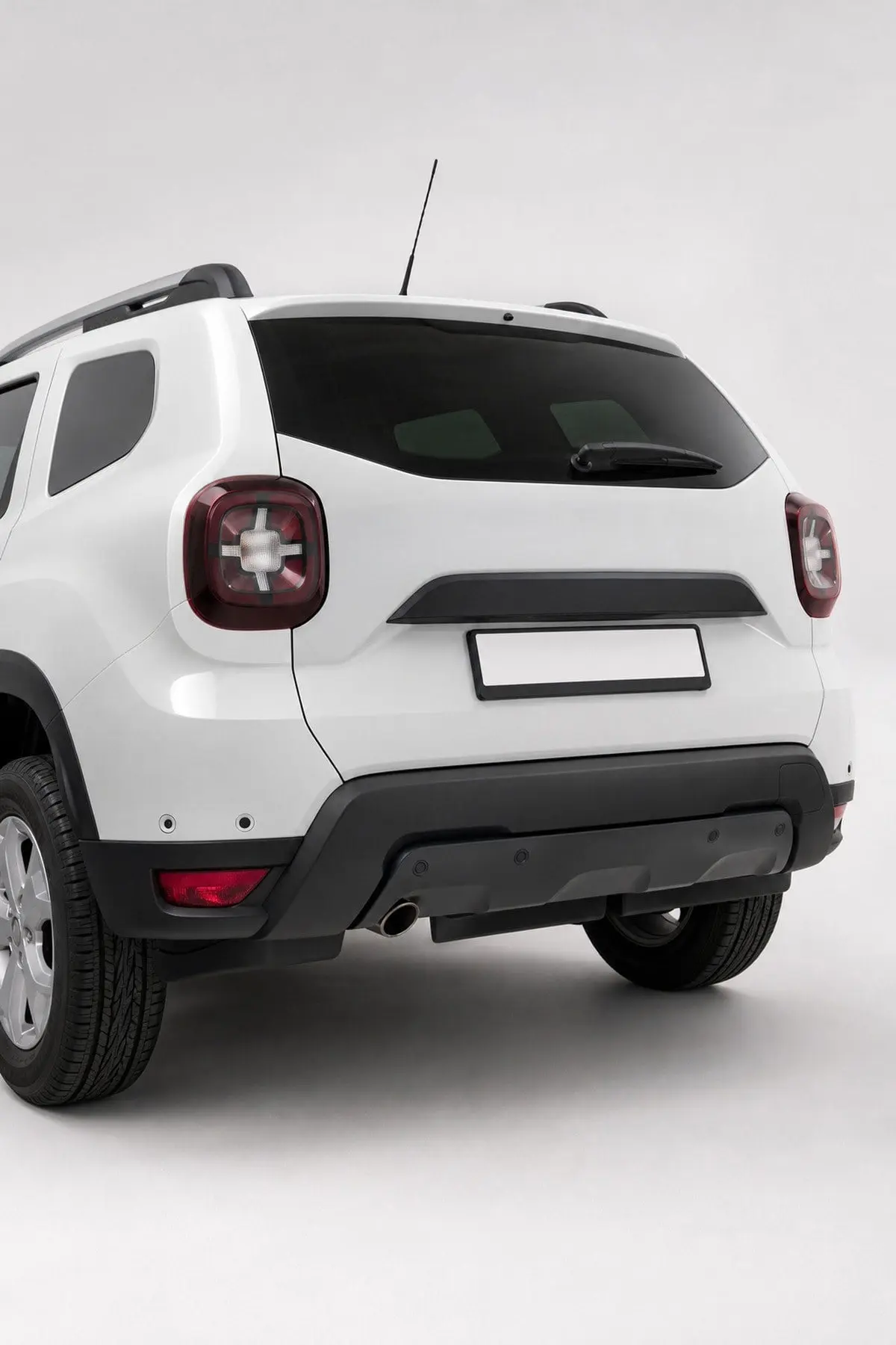 Dacia Duster 2018-2024 Uyumlu Ön-Arka Plakalık Seti 2 Parça ABS Mat Siyah (1)