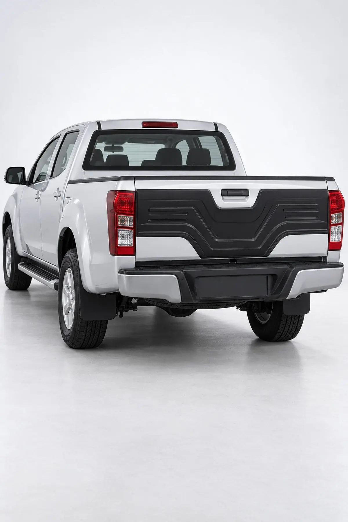 Isuzu D-Max 2012-2019 Uyumlu Arka Bagaj Kapağı Kaplaması 1 Parça ABS Mat Siyah (1)