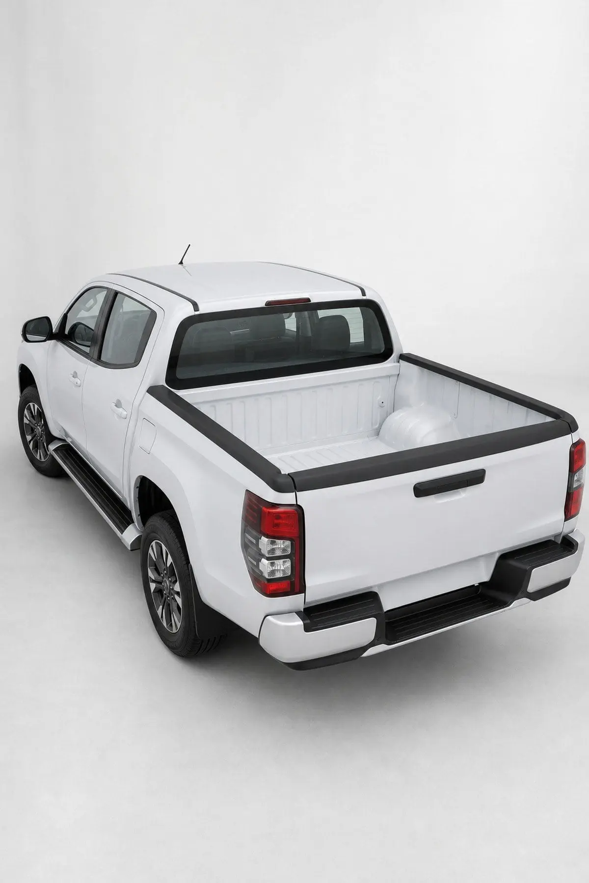 Mitsubishi L200 2019 ve Sonrası Uyumlu Kasa Kenar Koruması 3 Parça ABS Mat Siyah (1)
