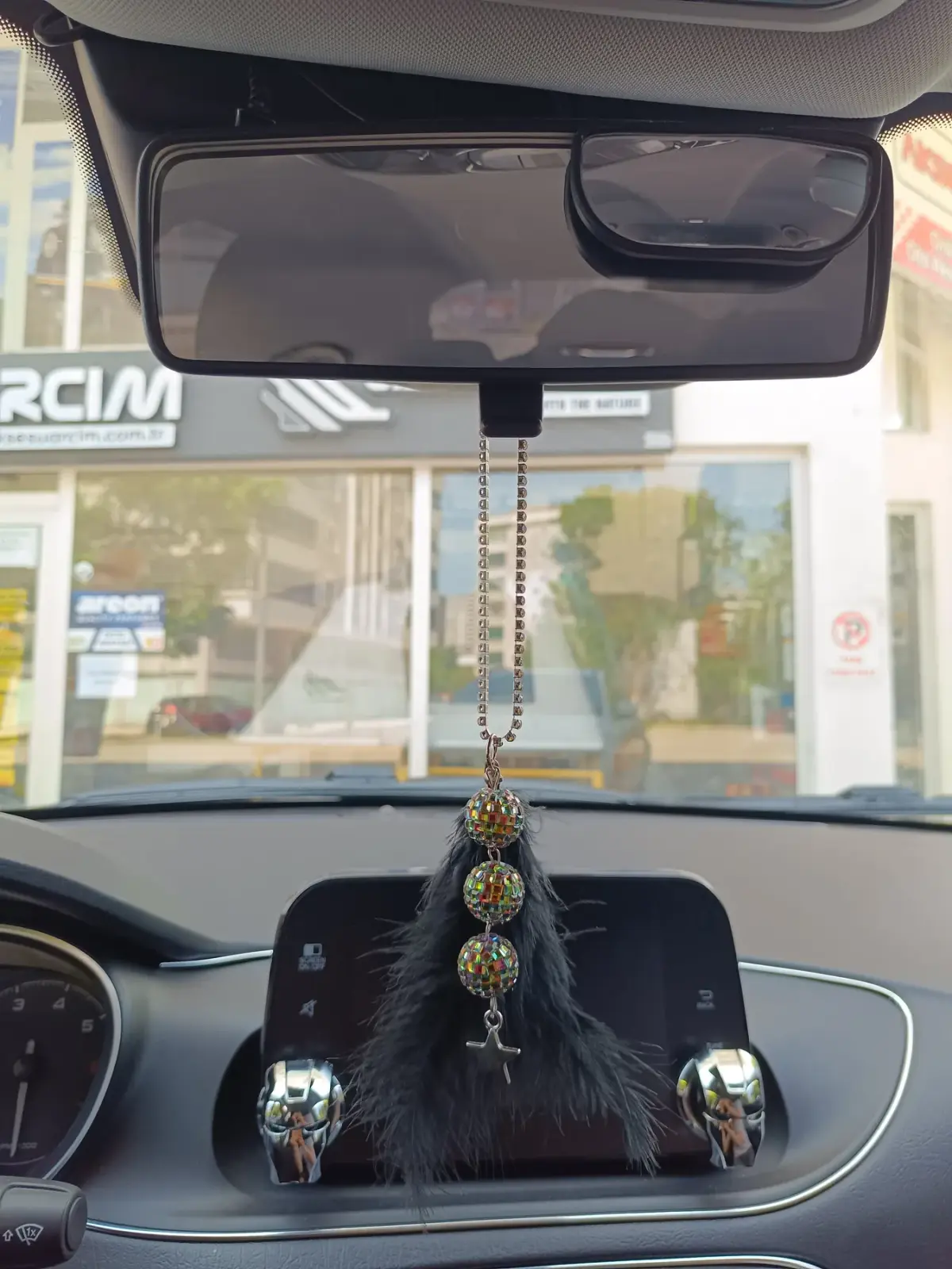 Disko Toplu Metal Yıldız Dikiz Ayna Süsü Siyah Tüylü