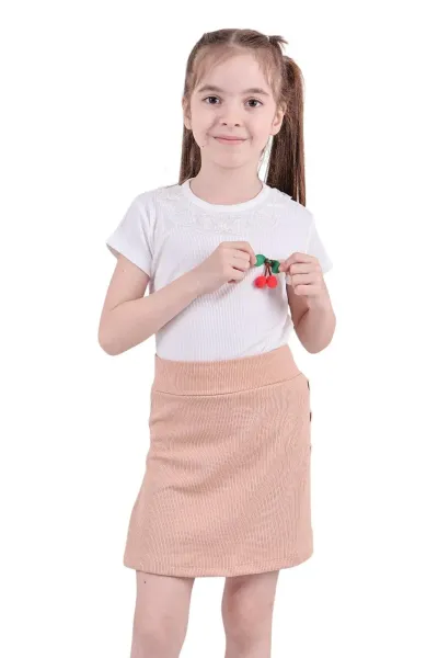 Kız Çocuk T-shirt Yakası Dantelli Kiraz Ve Düğme Detaylı Şort Etek Bluz Yazlık Ikili Takım — Bisküvi