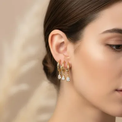 3 Küpe Görünümlü Tek Halka Küpe – Damla taşlı – Gold – Çelik