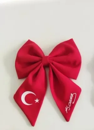 Kırmızı Kurdele Saç Tokası Türk Bayraklı Atatürk İmzalı Çocuk Saç Tokası