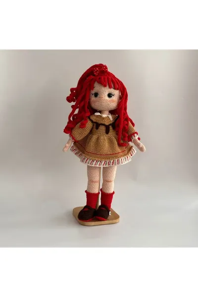 Amigurumi Örgü Bebek Kızıl Saçlı Dantelli 41 cm — Kırmızı