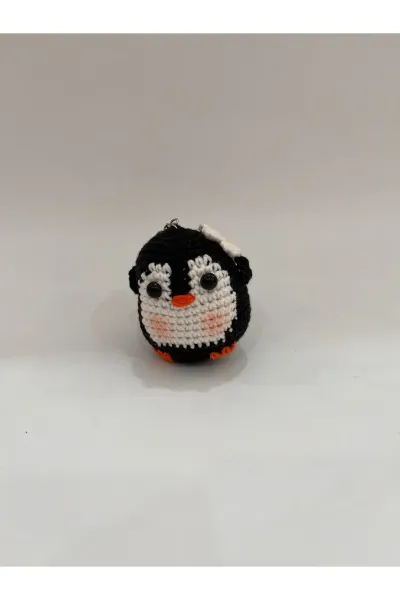 Amigurumi Penguen Anahtarlık Papatyalı 8-10 cm — Siyah