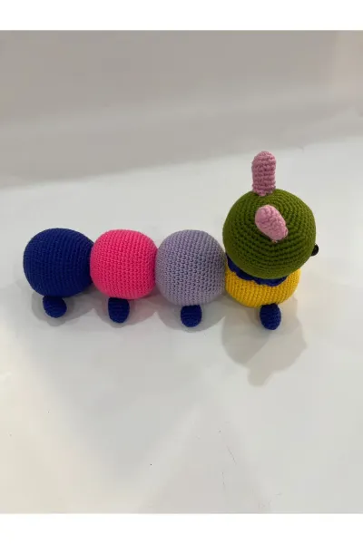 Amigurumi Tırtıl Örgü Oyuncak 24 cm — Çok Renkli