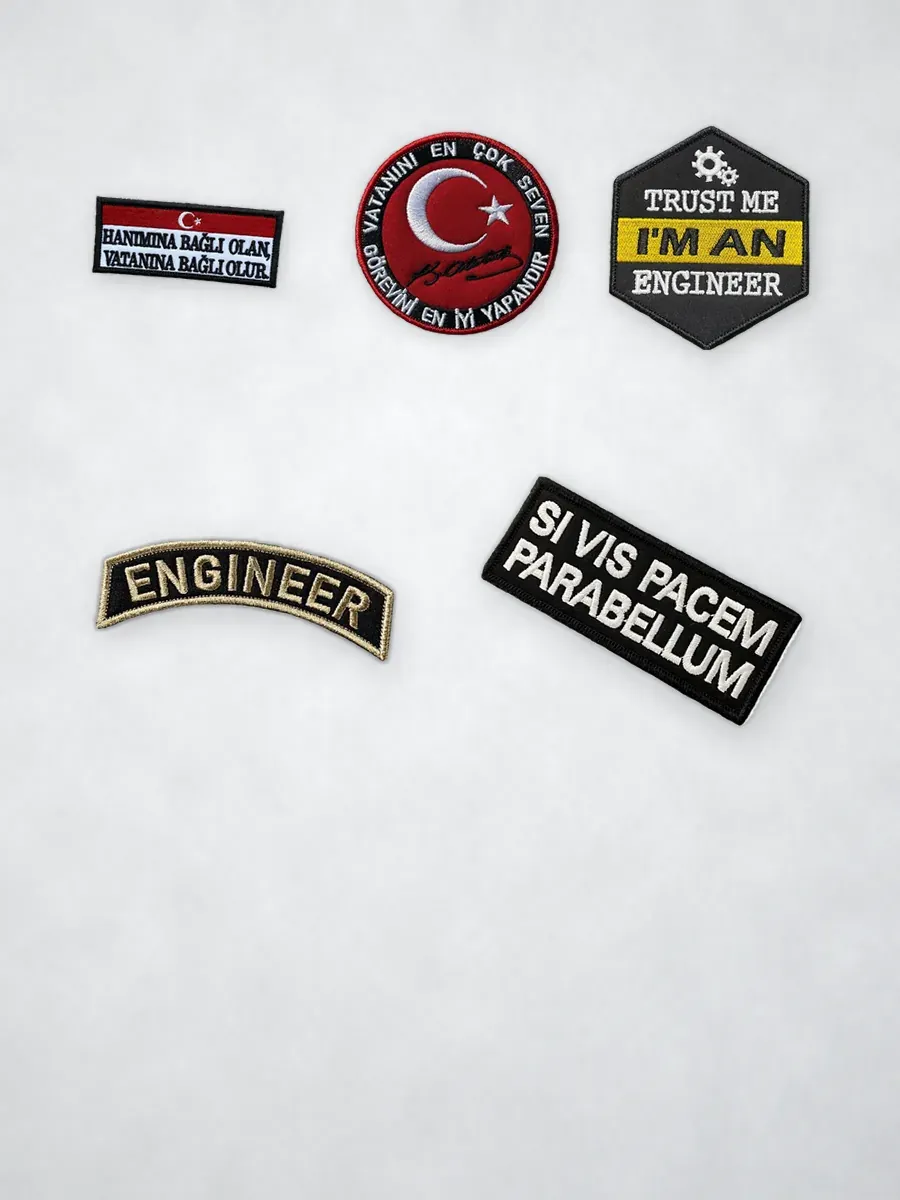 Açık taş zeminde moral ve mizah patch armaları — moral mizah patch peç kategorisi