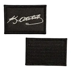 siyah zemin ataturk imzali nakis pec patch 6x4 cm cirtli