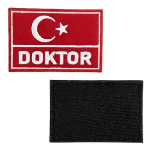 kirmizi turk bayragi doktor yazili nakis pec cirtli