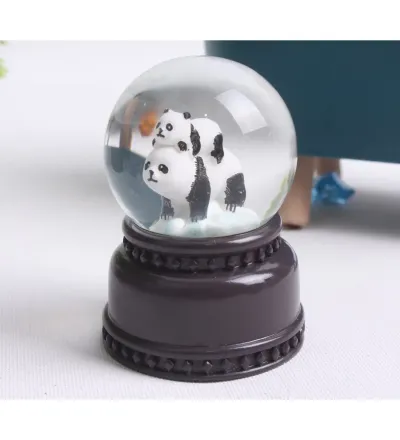 HEDİYELİK LED IŞIKLI PANDA FİGÜRLÜ CAM KÜRE 2
