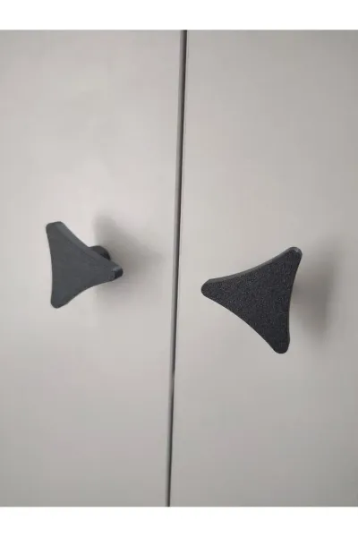 DÜĞME KULP 3,5cm (1 ADET) MUTFAK BANYO VESTİYER ÇOCUK ODASI KUPLU (Vidalar Dahil) — 3 KÖŞE SİYAH