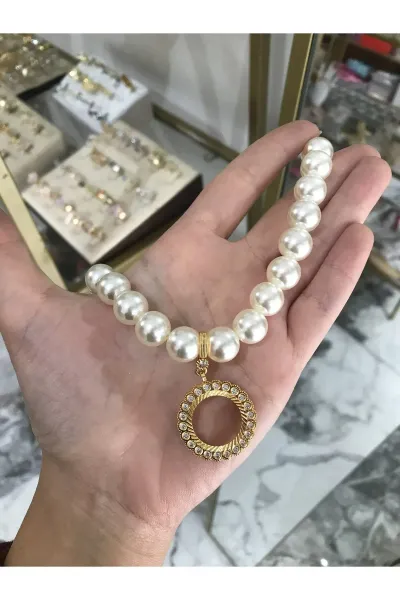 Gold Çerceve Detaylı İnci Kolye