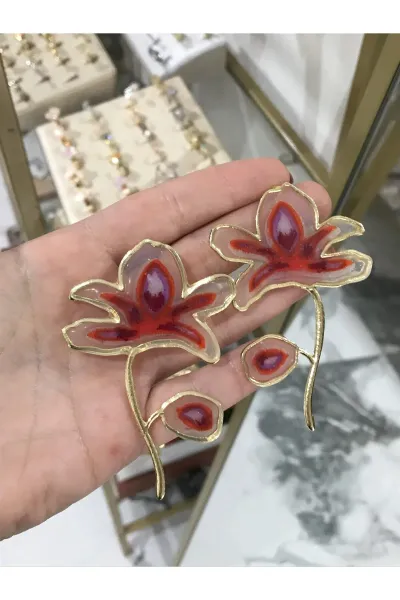 Muadil Marka Kırmızı ve Gold Detaylı Küpe