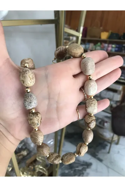 Gold Detaylı Doğal Taş Model Kolye
