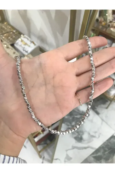 Silver Detaylı Yuvarlak Model Kolye