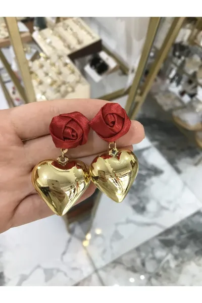 Kırmızı Gül Detaylı Gold Kalp Küpe