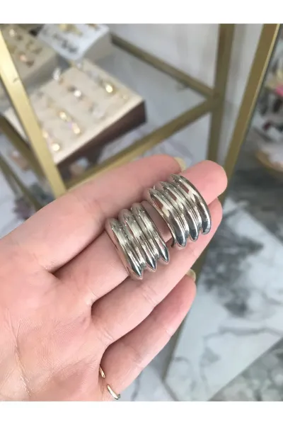Sıralı Bombeli Küpe