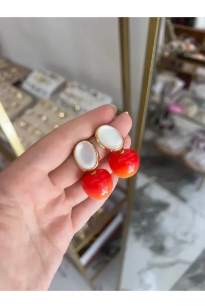 Boncuk Detalı Küpe