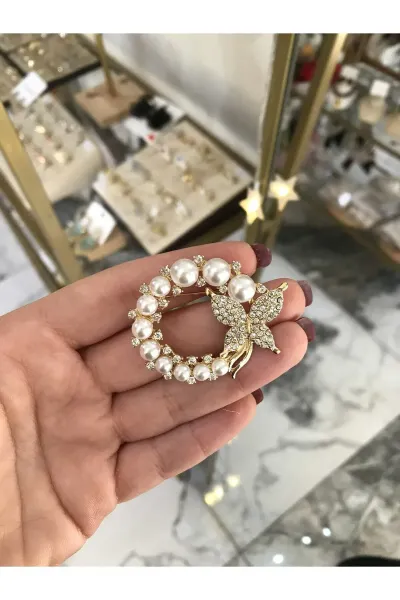 Kelebek ve İnci Detaylı Oval Model Broş