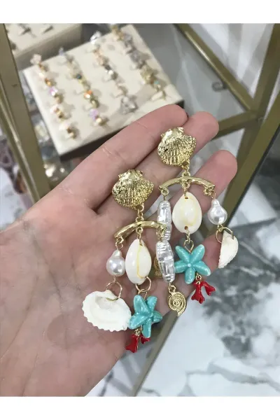 Deniz Kabuklu ve Gold Detaylı Küpe