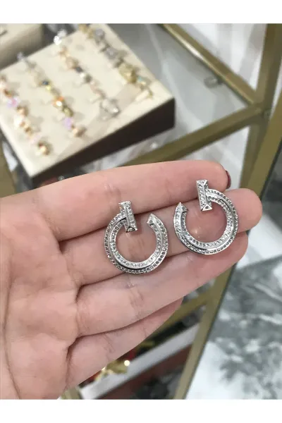 Trend Model Taş Detaylı Küpe