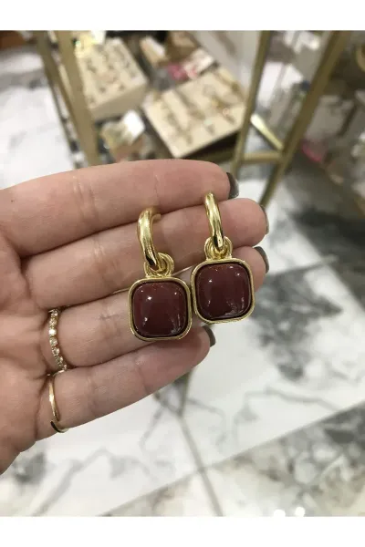 Gold Detaylı Kare Model Bordo Küpe