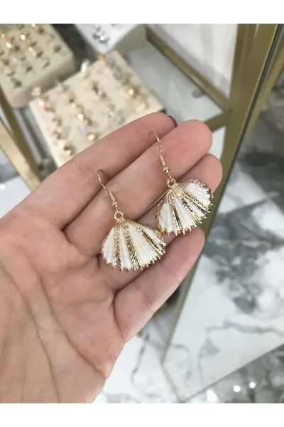 Gold Detaylı Deniz Kabuğu Küpe
