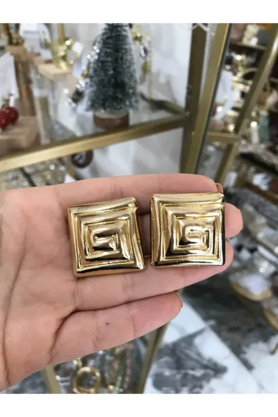 Marka Muadili Gold Detaylı Kare Model Küpe