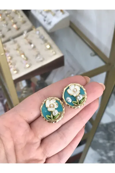 Çiçek Model Mineli İnci Detaylı Küpe