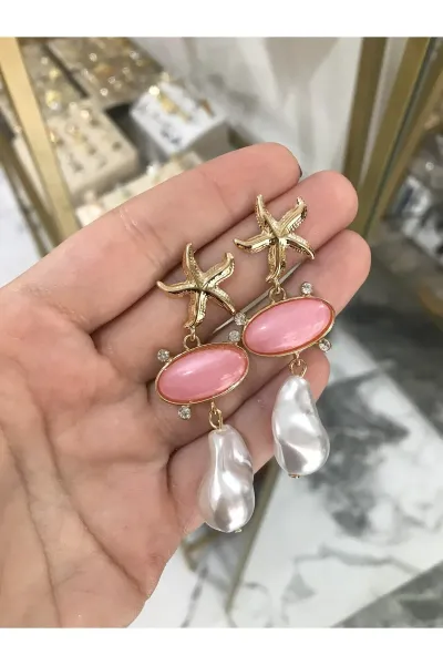 Pembe Deniz Yıldızı ve İnci Detaylı Küpe