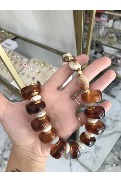 Cam Boncuk Model Gol Detaylı Kahverengi İri Kolye