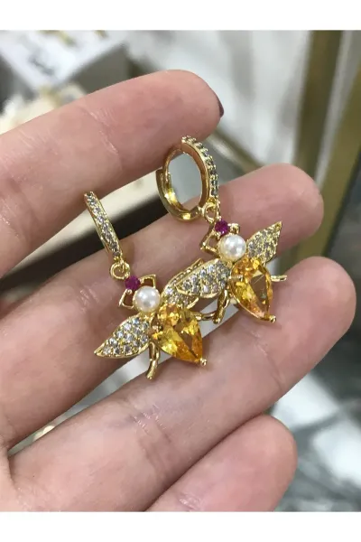 Taş Detaylı Zarif Arı Model Küpe