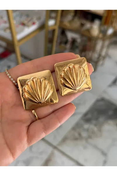 Gold Plaka Deniz Kabuğu Küpe