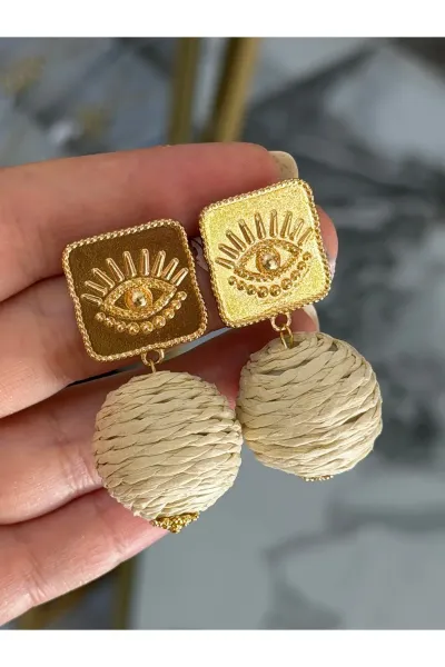 Gold ve Göz Detaylı Krem Hasır Küpe