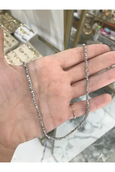 Silver Detaylı Top Model Kibar Kolye