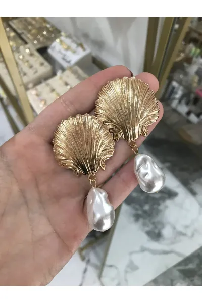İstiridiye Model İnci Detaylı Küpe