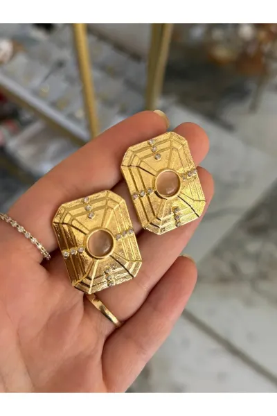 Vintage Model Gold Çerçeveli bej Taş detaylı Küpe