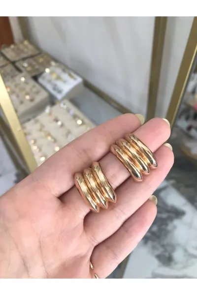 Sıralı Bombeli Küpe